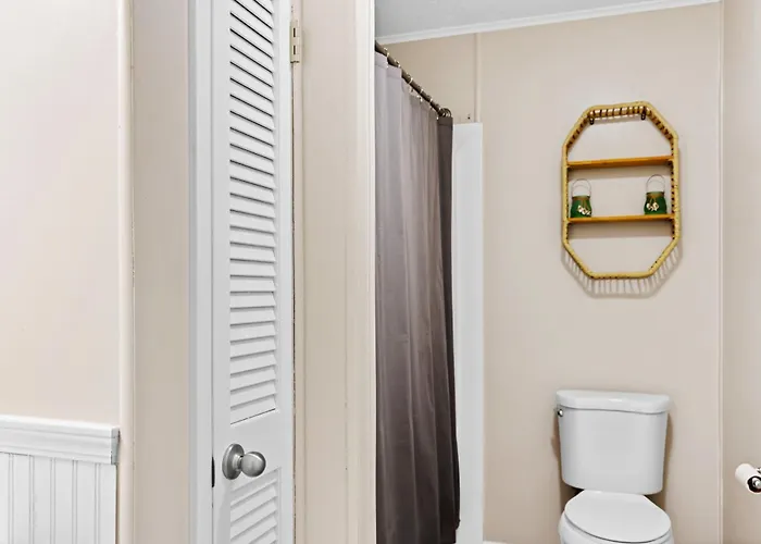 Ferienhaus Renovated 1-bedroom With Bay Views, Near Convention Center &
