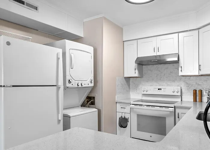 Ferienhaus Renovated 1-bedroom With Bay Views, Near Convention Center & Ocean Stadt