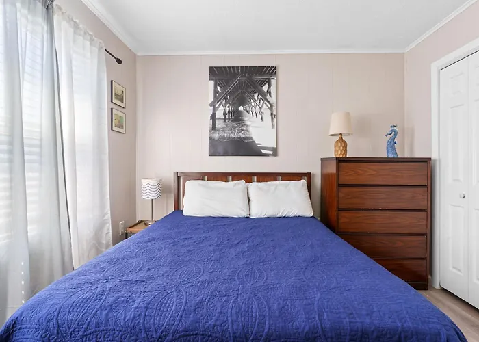 Renovated 1-bedroom With Bay Views, Near Convention Center & Ocean Stadt
